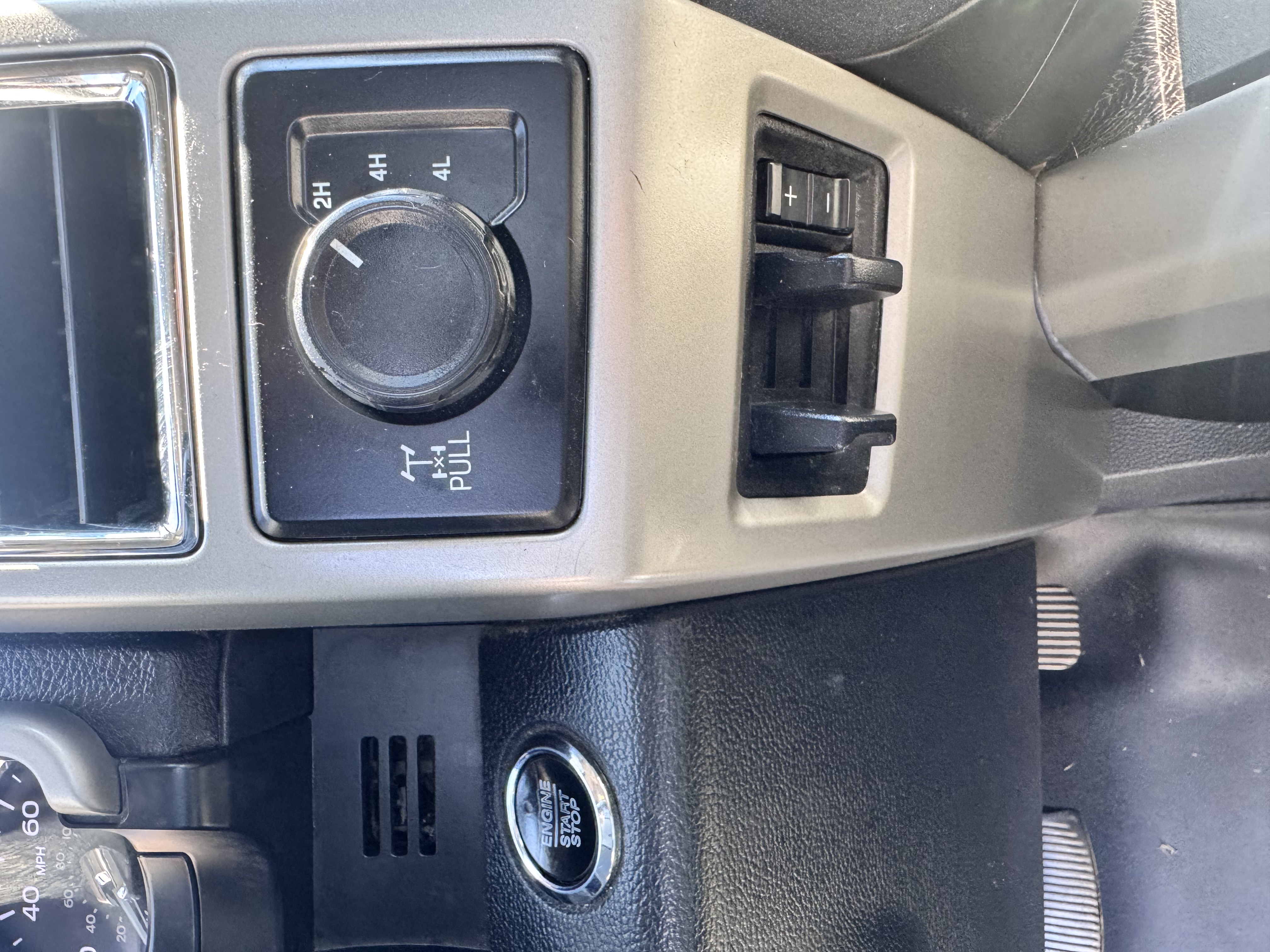 Used 2018 Ford F250 Lariat w/ Lariat Ultimate Package AWD/4WD image 11