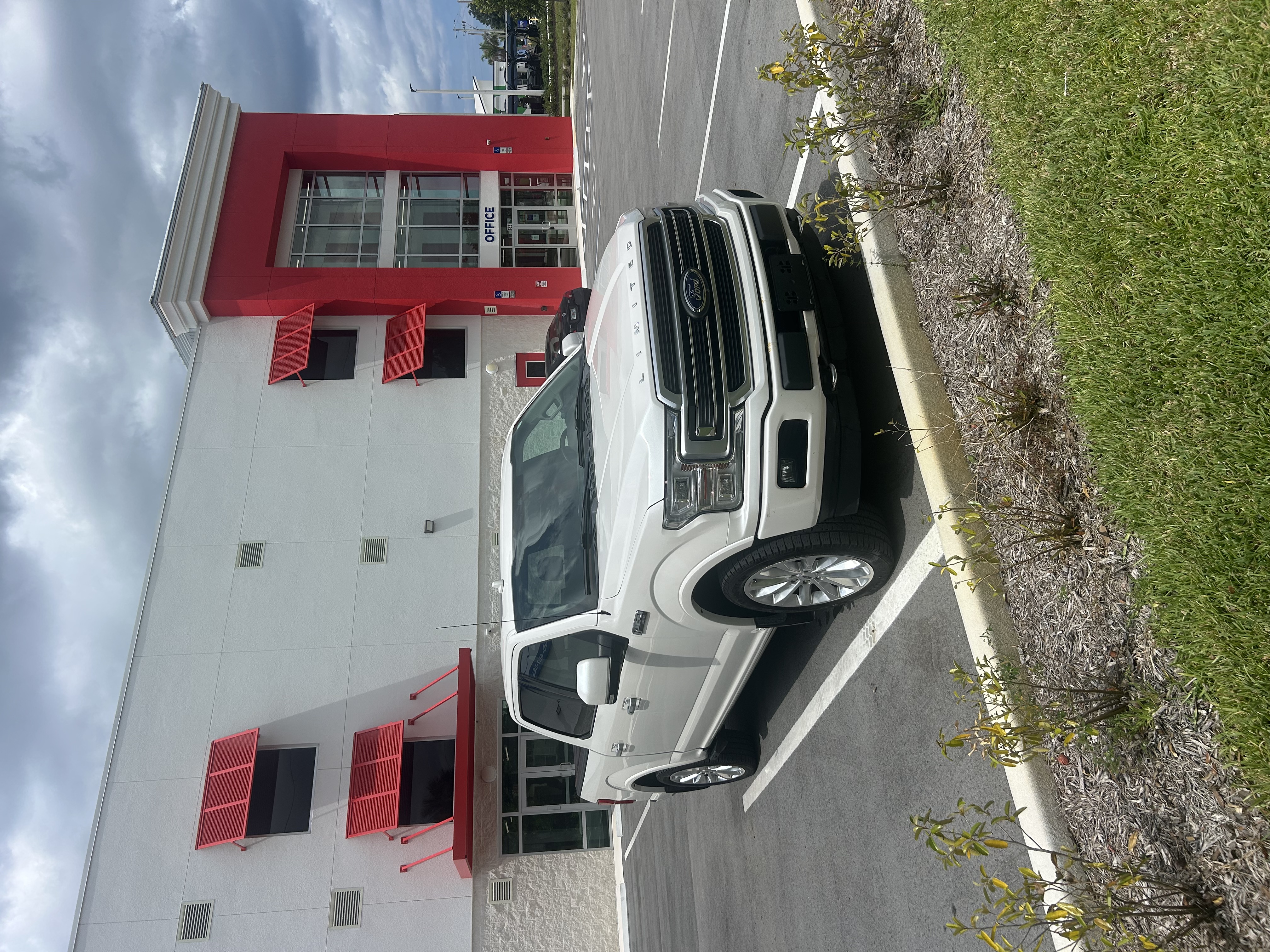 Used 2019 Ford F150 Limited AWD/4WD image 4