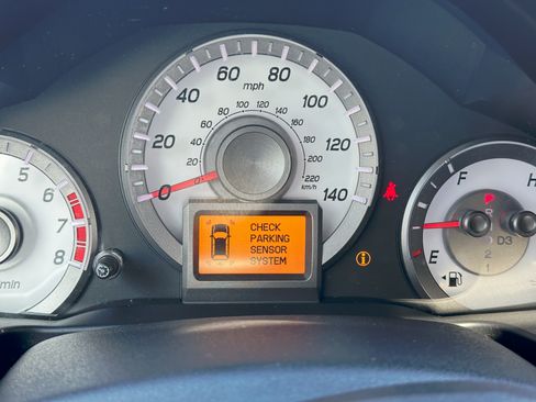 Used 2015 Honda Pilot Touring image 12