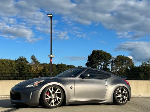 Used 2013 Nissan 370Z Touring w/ Sport Pkg image 12
