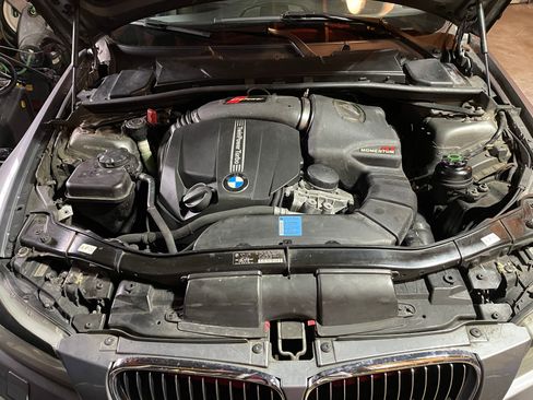 Used 2011 BMW 335i xDrive Sedan image 11