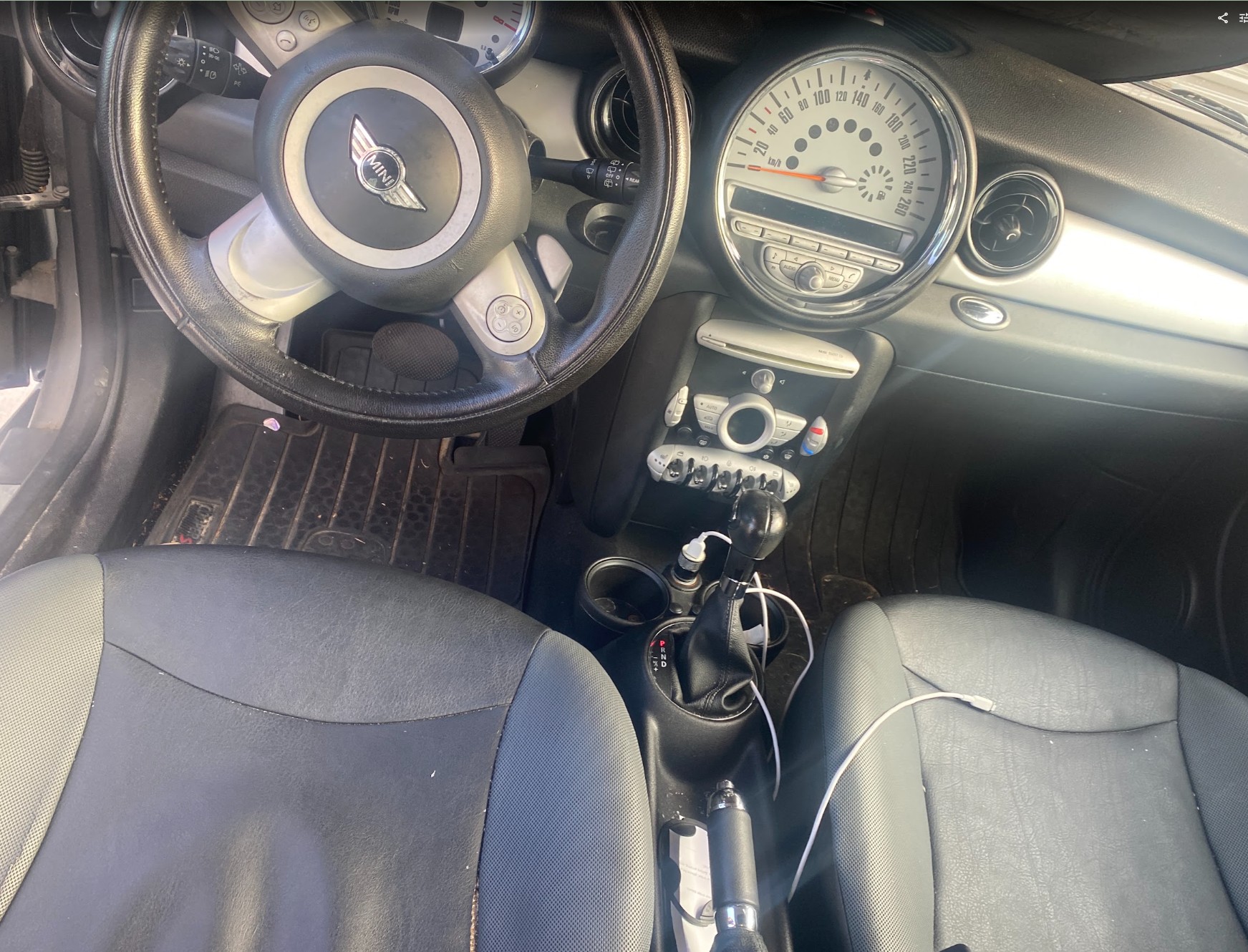 Used 2010 MINI Cooper Hardtop FWD image 8