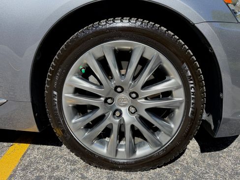 Used 2016 Lexus LS 600h L image 10