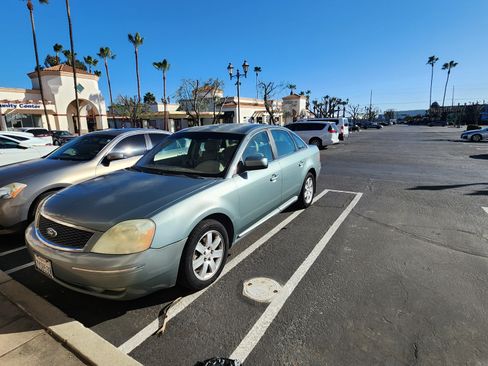 Used 2006 Ford Five Hundred SEL image 1
