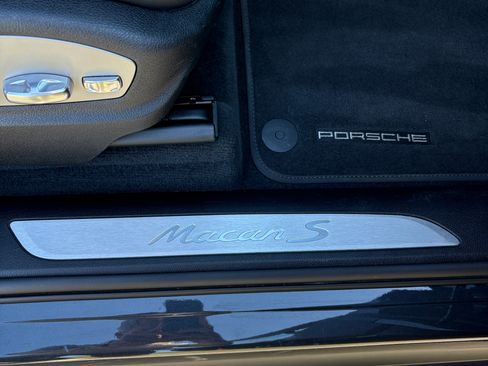 Used 2020 Porsche Macan S image 18