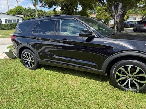 Used 2022 Ford Explorer ST-Line w/ Class IV Trailer Tow Package RWD image 1