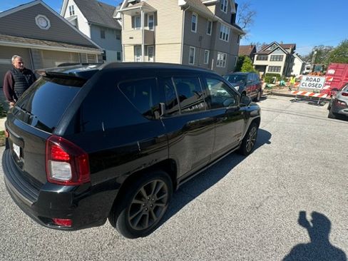 Used 2017 Jeep Compass 75th Anniversary w/ Power Value Group FWD image 5