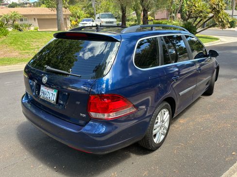 Used 2011 Volkswagen Jetta TDI image 5