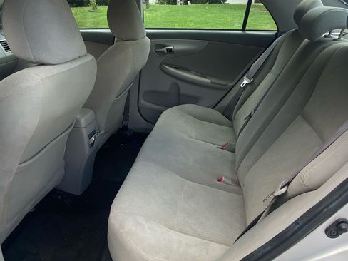 Used 2010 Toyota Corolla LE w/ LE EVP Pkg #1 FWD image 4