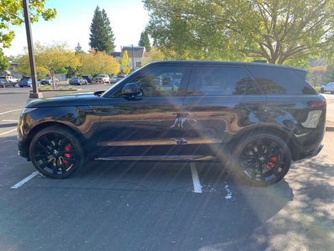 Used 2023 Land Rover Range Rover Sport First Edition image 11