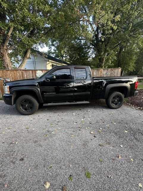 Used 2013 Chevrolet Silverado 1500 LTZ w/ LTZ Plus Package AWD/4WD image 1