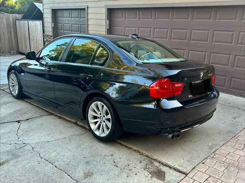 Used 2011 BMW 328i xDrive Sedan AWD/4WD image 8