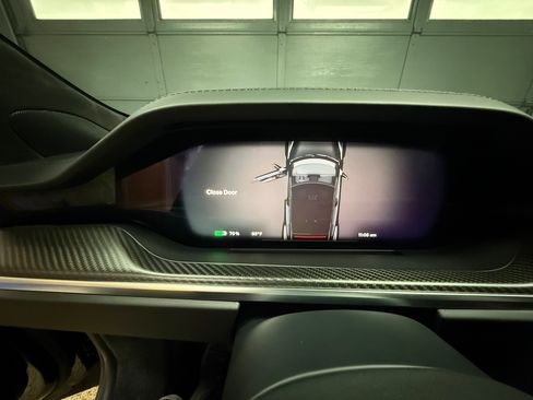 Used 2025 Tesla Model S Plaid image 11