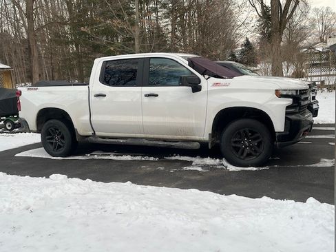 Used 2020 Chevrolet Silverado 1500 LT Trail Boss image 9