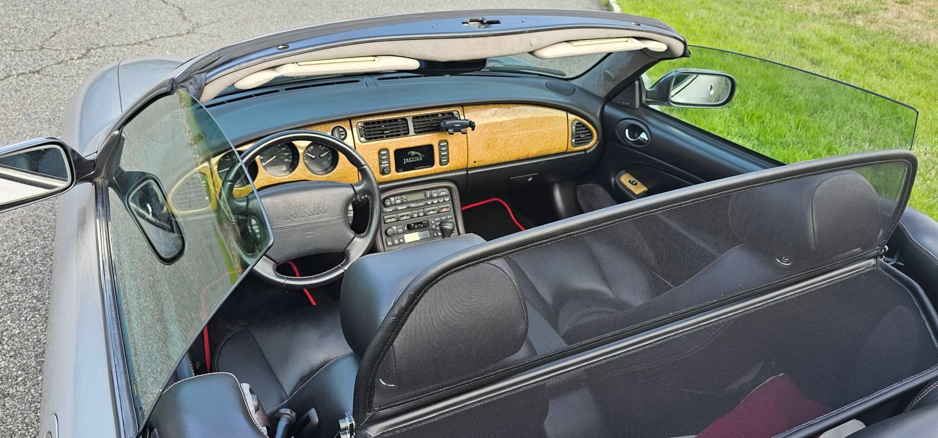 Used 2001 Jaguar XKR Convertible RWD image 9
