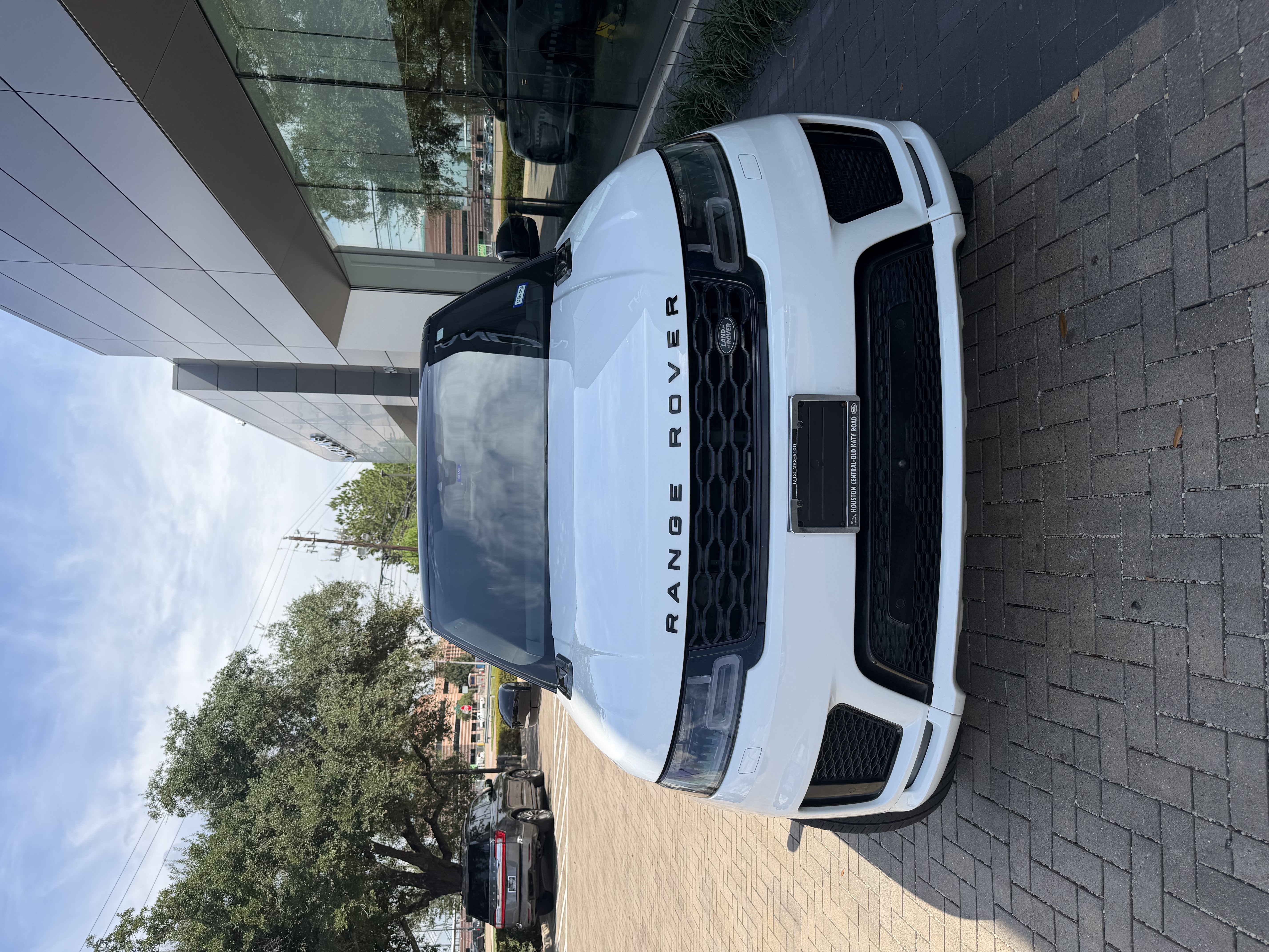 Used 2019 Land Rover Range Rover Sport HST AWD/4WD image 4