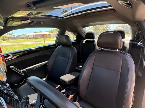 Used 2013 Volkswagen Beetle 2.5 Fender FWD image 13