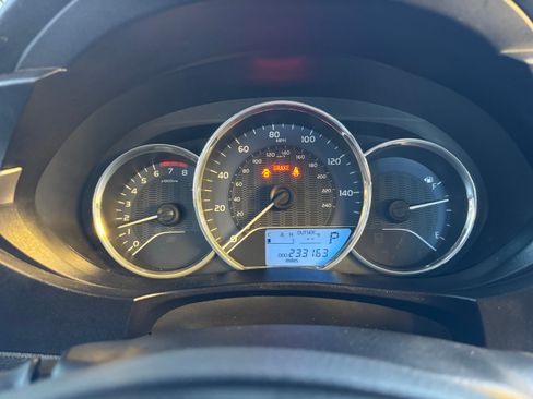 Used 2014 Toyota Corolla LE image 15