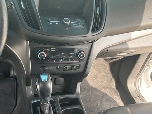 Used 2018 Ford Escape SEL image 10