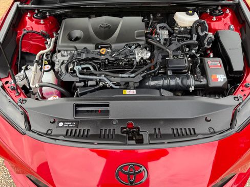 Used 2025 Toyota Camry SE FWD image 12