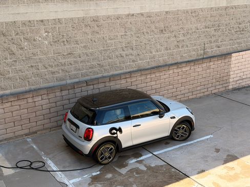 Used 2023 MINI Cooper SE FWD image 15