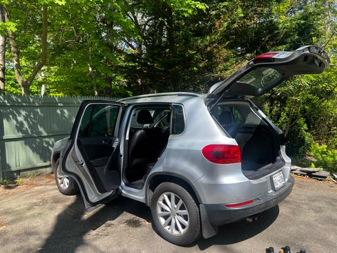 Used 2017 Volkswagen Tiguan Wolfsburg Edition AWD/4WD image 5