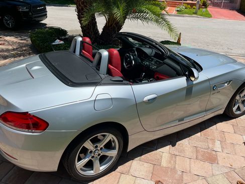 Used 2016 BMW Z4 sDrive28i image 2