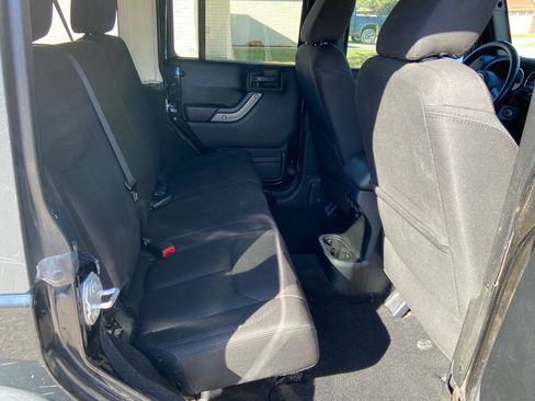 Used 2015 Jeep Wrangler Unlimited Sport w/ Quick Order Package 24S image 19