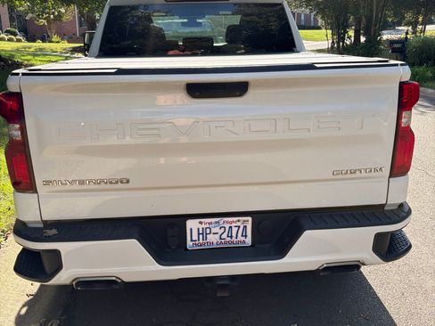 Used 2021 Chevrolet Silverado 1500 Custom w/ Custom Max Trailering Package AWD/4WD image 6