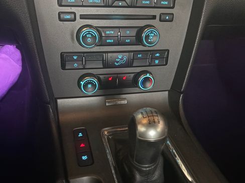 Used 2012 Ford Mustang Premium image 9