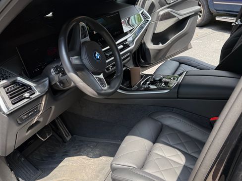 Used 2025 BMW X5 xDrive50e w/ M Sport Package AWD/4WD image 5