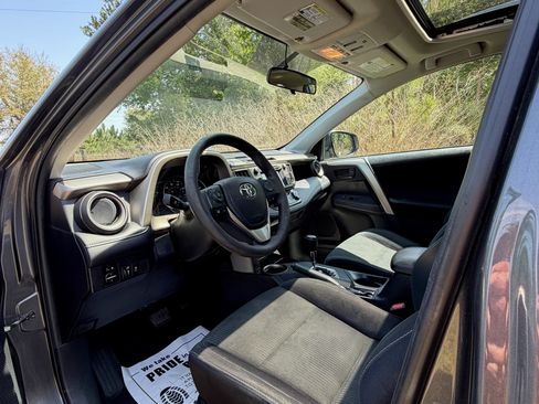 Used 2013 Toyota RAV4 XLE image 10