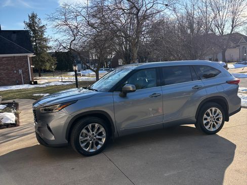 Used 2022 Toyota Highlander Limited image 4