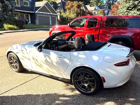 Used 2025 MAZDA MX-5 Miata Grand Touring w/ Appearance Package RWD image 9
