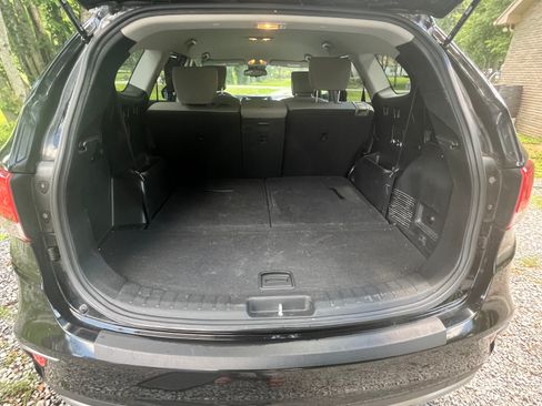 Used 2018 Hyundai Santa Fe SE w/ Cargo Package FWD image 5