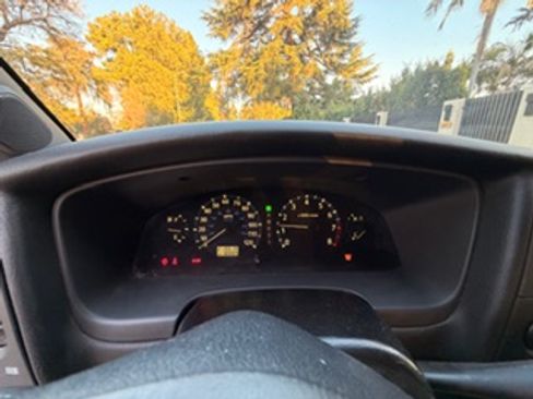 Used 2001 INFINITI QX4 2WD image 9