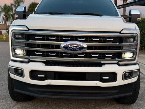 Used 2024 Ford F250 Platinum image 6