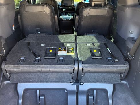 Used 2023 Toyota Sienna XSE image 12