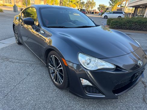 Used 2015 Scion FR-S image 24