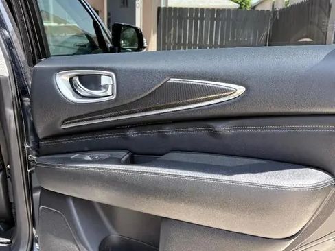Used 2020 INFINITI QX60 Luxe w/ Essential Package FWD image 16