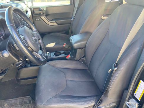 Used 2015 Jeep Wrangler Unlimited Sport w/ Quick Order Package 24S image 11