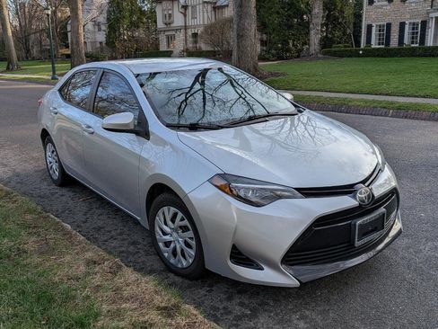 Used 2018 Toyota Corolla LE w/ Protection Package image 2
