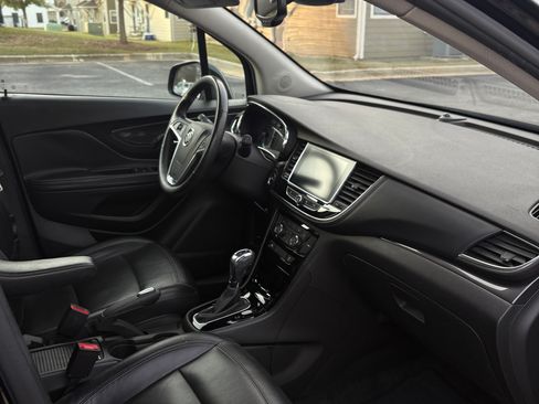 Used 2020 Buick Encore Essence image 5