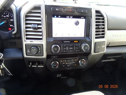 Used 2017 Ford F250 Lariat image 14