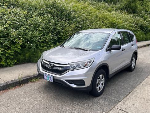 Used 2016 Honda CR-V LX image 2