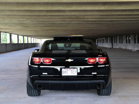 Used 2010 Chevrolet Camaro SS w/ LPO, Ground Effects Package RWD image 5