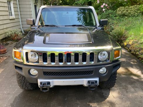 Used 2009 HUMMER H3 Luxury AWD/4WD image 2