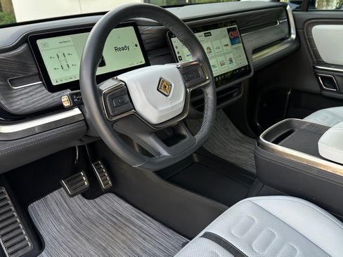 Used 2023 Rivian R1S Adventure image 27