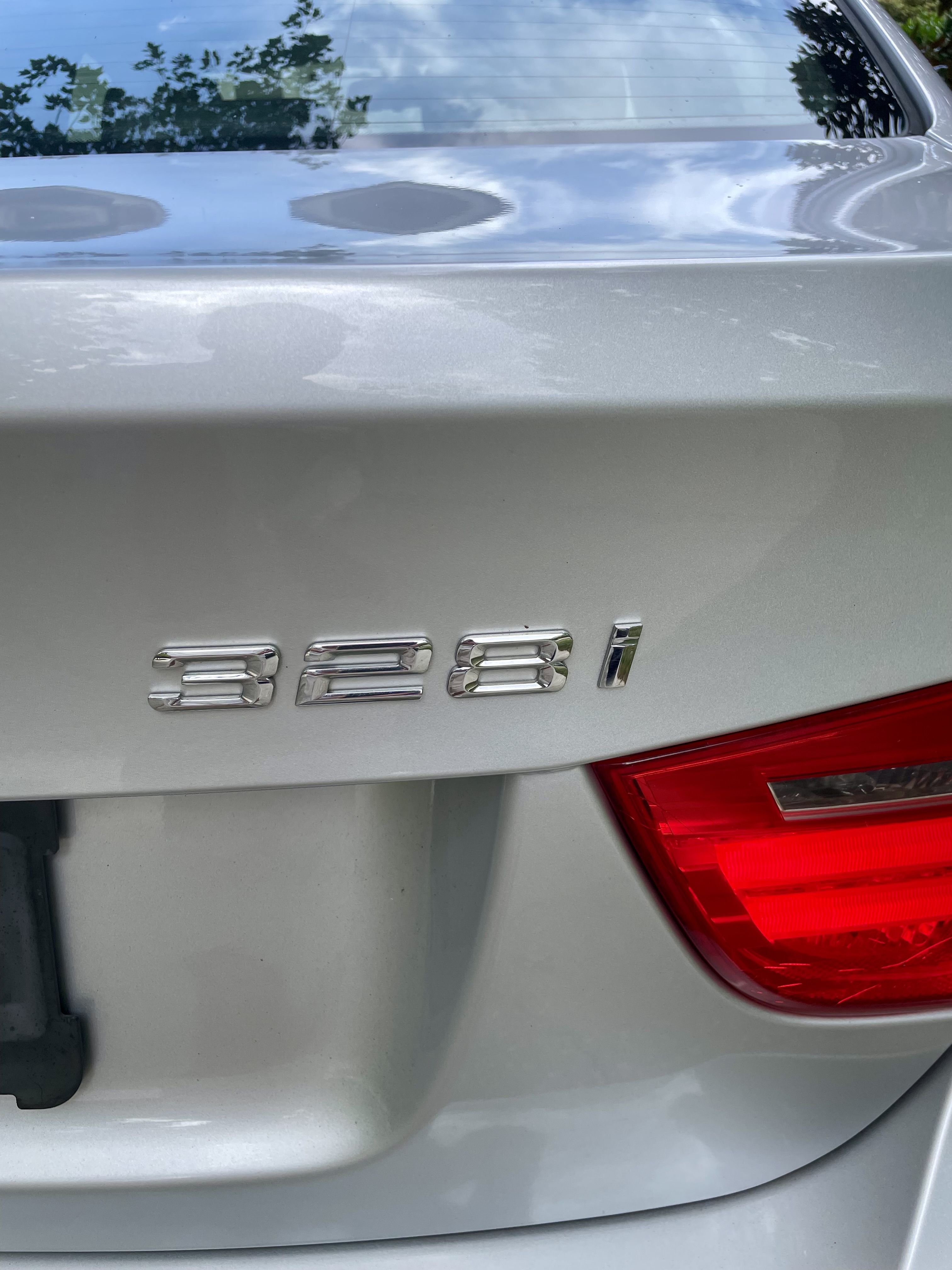 Used 2011 BMW 328i xDrive Sedan AWD/4WD image 9