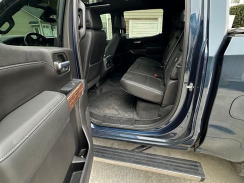 Used 2020 Chevrolet Silverado 1500 High Country w/ Technology Package image 10